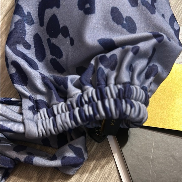 Stylish Leopard Print Bikini - Picture 4 of 7